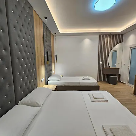 Anxhelo Apartment *