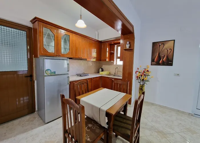 Anxhelo Apartmán *