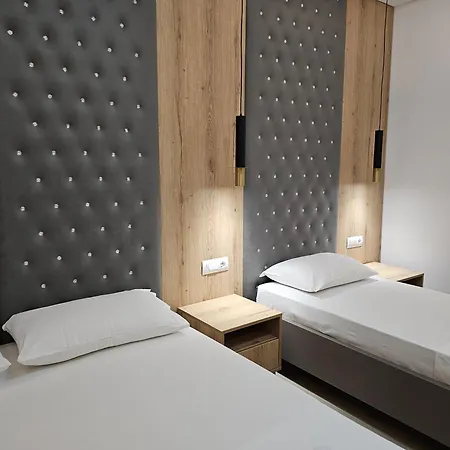 Apartament Anxhelo *