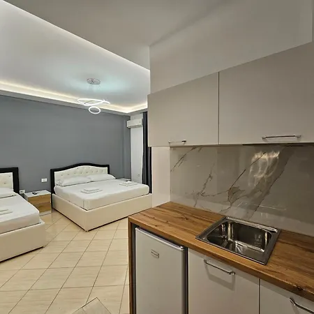 Anxhelo Apartament *